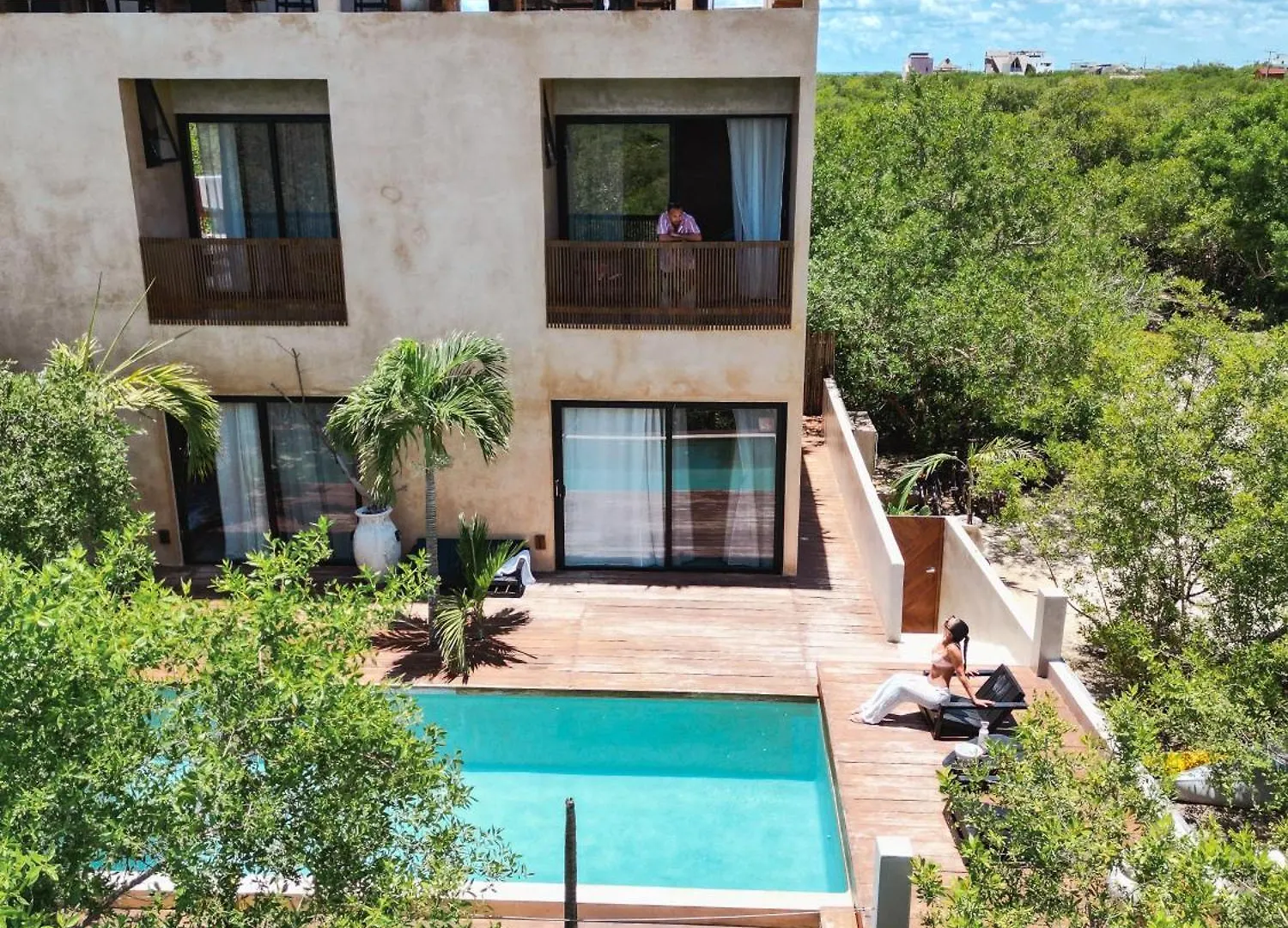 Piquete Holbox location